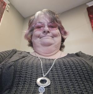 Meet your Posher, Lorraine